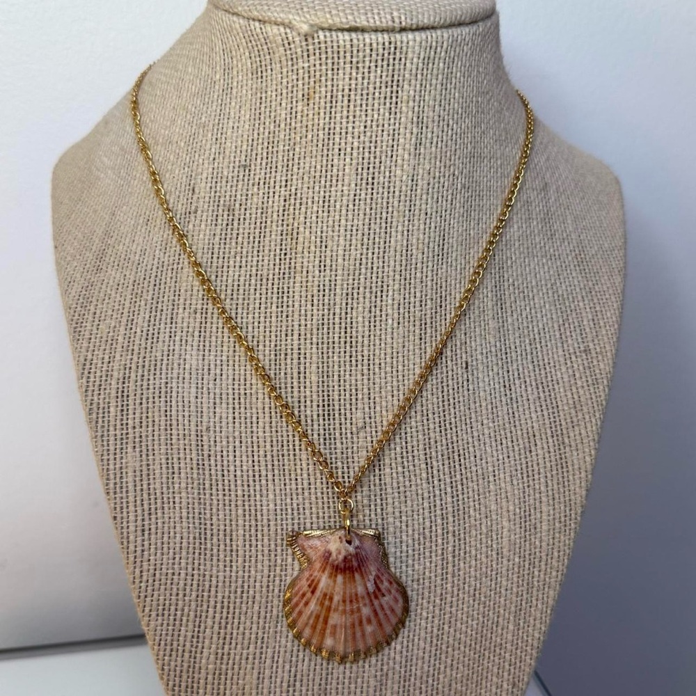 Gold Shell Pendant Necklace